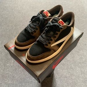 Travis Scott Air Jordan 1 Low “Mocha”